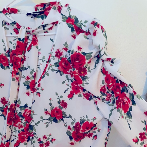 Long sleeve top w/ ruffle sleeve and bow - Picture 5 of 7